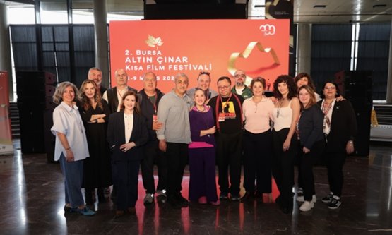 Bursa'da Sinema Rüzgarı: 2. Bursa Altın Çınar Kısa Film Festivali Finalistleri Görücüye Çıktı!