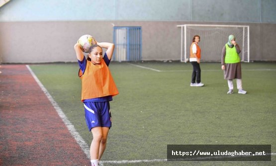 Anne-Kız futbol turnuvası