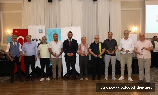 Nilüfer Uluslararası Spor Şenlikleri'nin emektarlarına teşekkür plaketi verildi