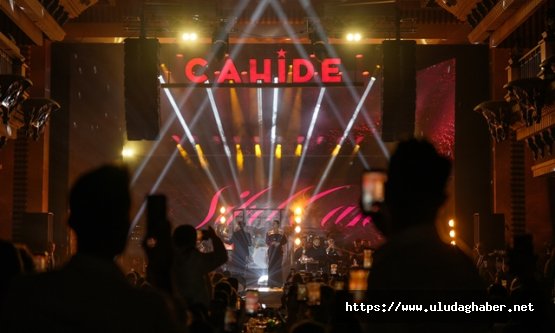 Sibel Can Cahide Palazzo'da sezon finalini yaptı