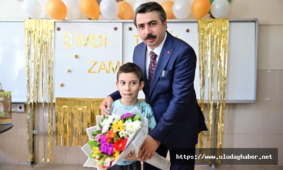 Yıldırım Belediyesi öğrencilerin karne sevincine ortak oldu