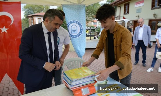 Yıldırım Belediyesi'nden emektar kitapları nakite dönüştüren geri dönüşüm kampanyası