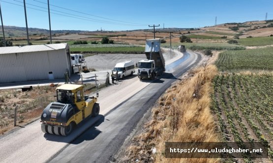 Bursa Büyükşehir Belediyesi Karacabey ve Mustafakemalpaşa'da 25 kilometrelik yolu yeniliyor