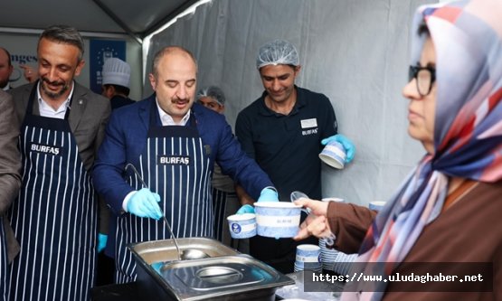 Bursa Büyükşehir Belediyesi'nden Gemlik'te Aşure ikramı