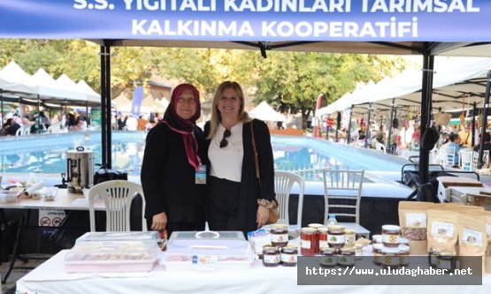 Bursa Büyükşehir Belediyesi'nin 'Meydan Kadınların' dayanışma pazarı yoğun ilgi gördü