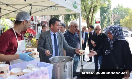 Osmangazi Belediyesi'nden Hürriyet ve Geçit mahallelerinde aşure ikramı
