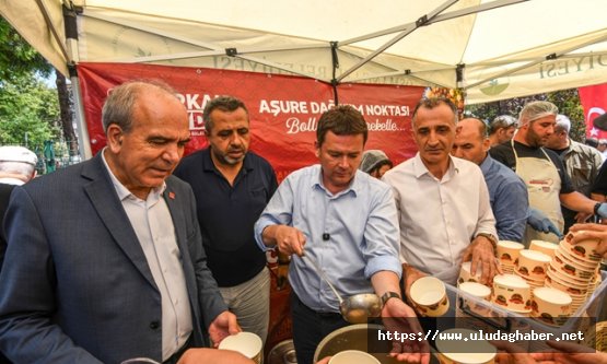 Osmangazi Belediyesi'nden Mihraplı Camii'nde Aşure ikramı