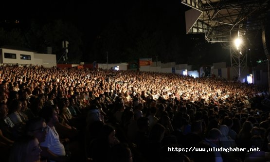 64. Uluslararası Bursa Festivali 100 bin sanatseveri ağırladı: Özcan Deniz'den muhteşem final