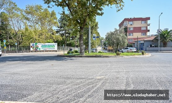 Bursa Büyükşehir Belediyesi Kestel Eğitim Caddesi'ndeki asfalt çalışmalarını tamamladı