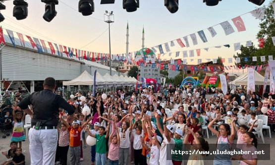 Bursa Büyükşehir Belediyesi'nin ilçe şenlikleri Büyükorhan'da coşkuyla kutlandı