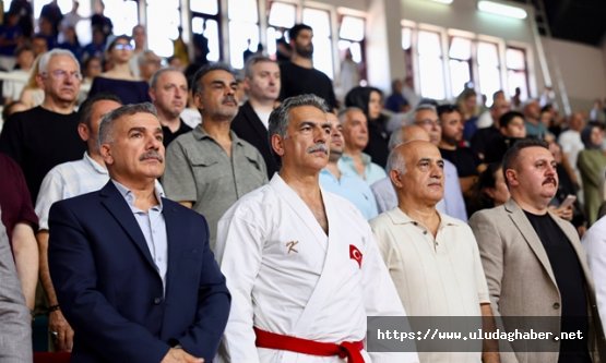 Gemlik'te Uluslararası Karate Şöleni: 15 ülke ve 29 ilden dev katılım