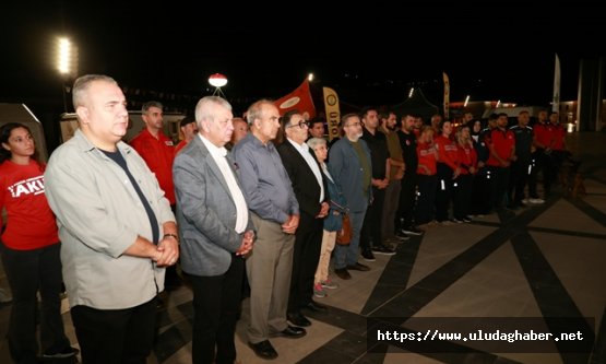 Osmangazi#039;de 17 Ağustos anması: Deprem değil, dayanıksız binalar öldürür