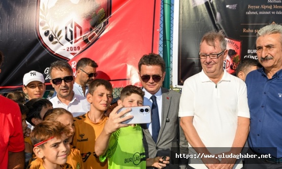 Osmangazi'de Feyyaz Alptuğ Memişoğulları anısına futbol dostluk turnuvası başladı