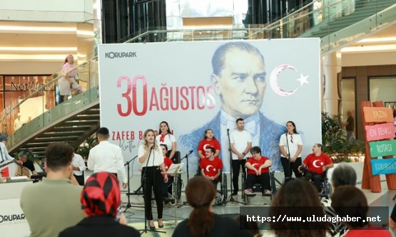 Osmangazi'de OBAM üyelerinden 30 Ağustos'a özel coşkulu konser