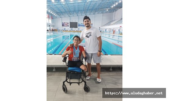 Yıldırım Belediyesporlu para yüzücü Muhammed Ali Biçer'den 4 Türkiye şampiyonluğu