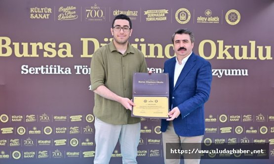 Bursa Düşünce Okulu kapılarını ikinci kez açıyor: Yıldırım Belediyesi'nden geleceğin düşünürlerine büyük fırsat