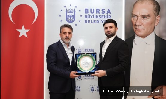 Bursaspor'a belediye desteğiyle yeni sponsorluk gücü: BESAŞ formaya, BURFAŞ B KAFE şorta sponsor oldu