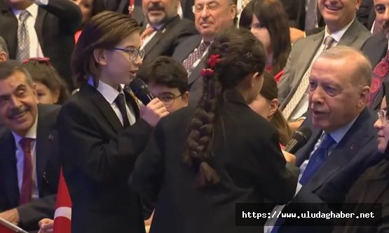 Cumhurbaşkanı Erdoğan'dan açılış töreninde renkli anlar: Öğrencilerle birlikte 'Çayelinden Öteye' türküsünü söyledi