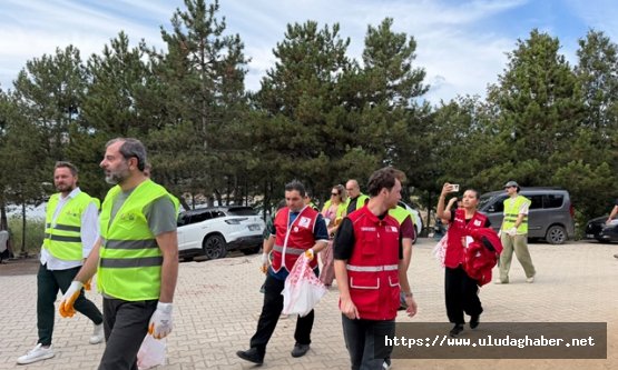 Gürsu'da Dünya Temizlik Günü'ne özel etkinlik: Erasmus öğrencileri Ericek Adrenalin Park'ta doğaya nefes aldırdı