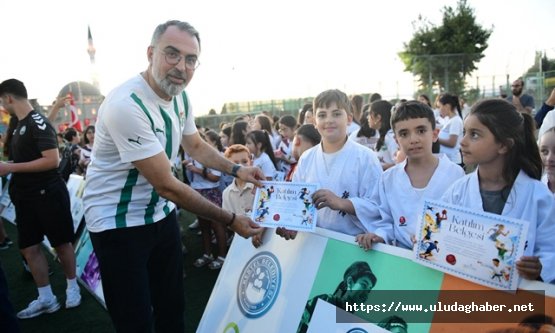 Kestel Belediyesi Yaz Spor Okulları coşkulu törenle sona erdi: 12 branşta binlerce genç sertifikasını aldı