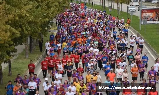 13. Eker I Run 'Koşmak Gerek' temasıyla Bursa'da başladı: Binlerce sporsever spor, doğa ve iyilik için buluştu