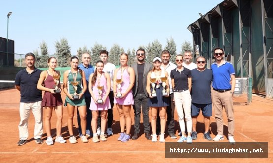 4. ITF Junior J30 Yenigün Cup heyecanı Nilüfer'de sona erdi: 11 ülkeden 150 sporcu kortta ter döktü