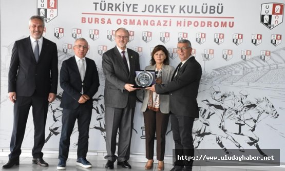 Anadolu Gazeteciler ve Spor Yazarları Derneği Koşusu'nu Saraytay kazandı