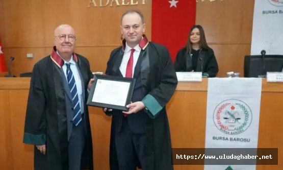 Bursa Barosu#039;nda devir teslim heyecanı: Yeni Başkan Yener Poroy göreve başladı