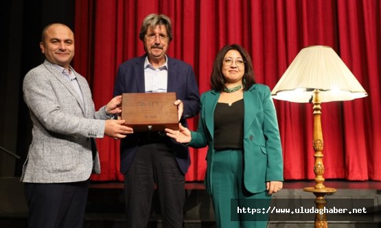 Bursa Büyükşehir Belediyesi ve Bursa Uludağ Üniversitesi'nden anlamlı iş birliği: 'Bursa Felsefe Buluşmaları' Tayyare Kültür Merkezi'nde başladı