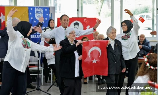 Bursa Büyükşehir Belediyesi'nden 103. yıla özel renkli kutlamalar: 7'den 70'e Cumhuriyet coşkusu