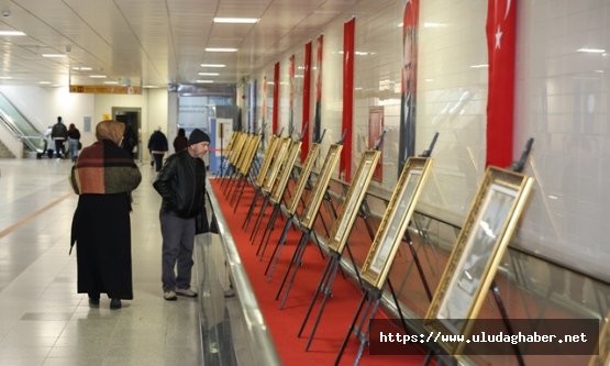 Bursa Büyükşehir Belediyesi'nden anlamlı sergi: 'Cumhuriyetin Yüzleri” metro istasyonunda açıldı