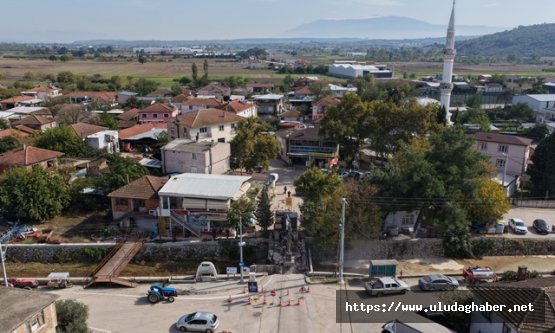 Bursa Büyükşehir Mudanya Çekrice'de tek şeritli köprüyü yıkıp yenisini inşa ediyor