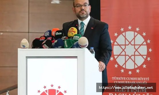 Bursa'da 'İletişim Yüzyılı' programı: 'Yapay zekâ çağında iletişimi hakikat üzerinden kurgulamalıyız'