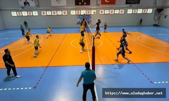 Bursa Yenişehir Belediyespor#039;dan sezona fırtına gibi başlangıç: İlk 3 maçta set vermeden yoluna devam ediyor