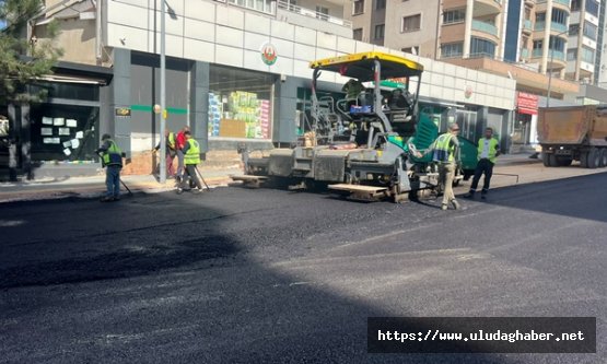 Büyükşehir'den Yıldırım'da ulaşım hamlesi: Erdoğan Caddesi'nde asfalt ve düzenleme çalışması