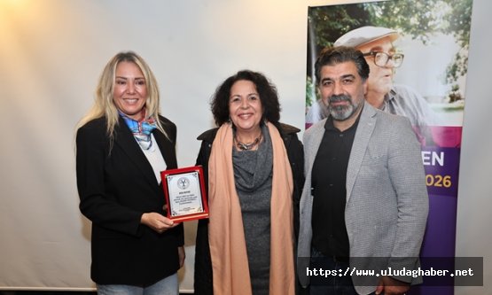 Nilüfer'de anlamlı edebiyat gecesi: İhsan Üren Şiir Ödülü Emin Kaya'nın oldu