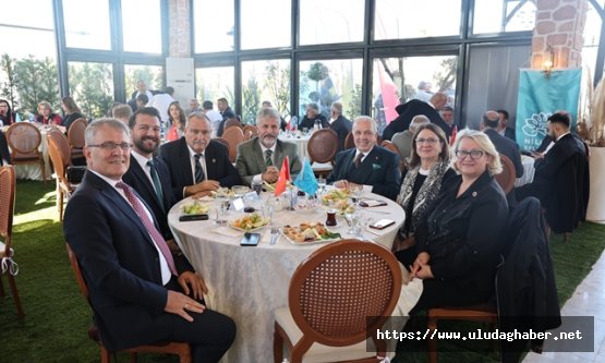 Nilüfer'de Başkan Özdemir'den muhtarlara kritik çağrı: 'Dağlarımız ve ovalarımız saldırı altında, omuz omuza durmalıyız!'