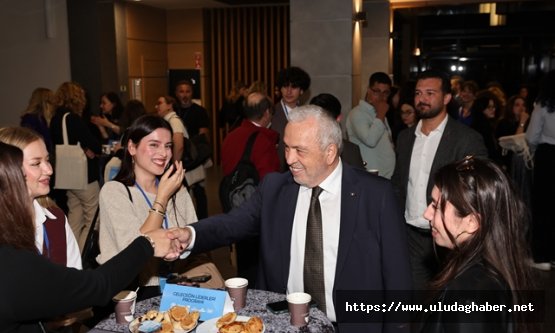 Nilüfer'de 'Geleceğin Liderleri' programı başladı: 90 üniversiteli genç 8 aylık maratona adım attı
