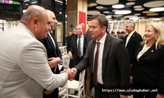 Osmangazi'de Muhtarlar Günü coşkusu: Başkan Erkan Aydın'dan 'ortak akıl' ve 'hizmet' vurgusu