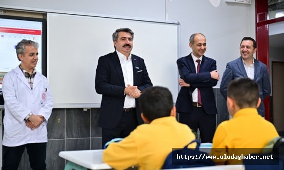 Yıldırım Belediye Başkanı Oktay Yılmaz'dan okul ziyareti: 'Çocuklarımız ve gençlerimiz için ne yapsak az'