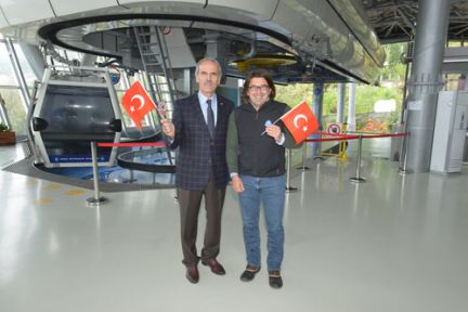 29 Ekim'de Elinde Bayrakla Gelene Teleferik Bedava!