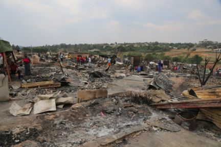 500 Teneke Ev Kül Oldu!