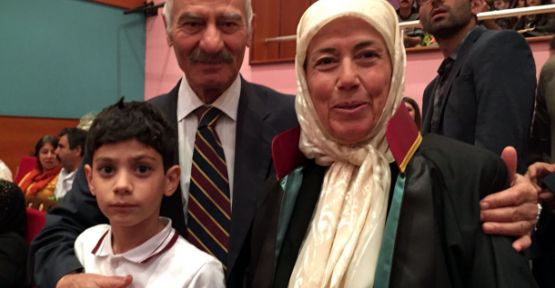 70 Yaşında Avukatlık Cübbesini Giydi!