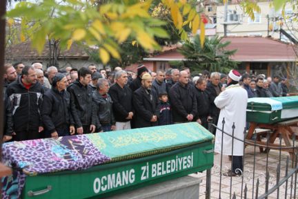 Anne ve Kızı Toprağa Verildi!