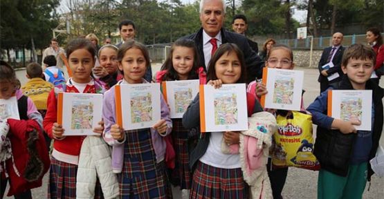 'Başkan Burada' Projesinden Çocuklara Kitap!