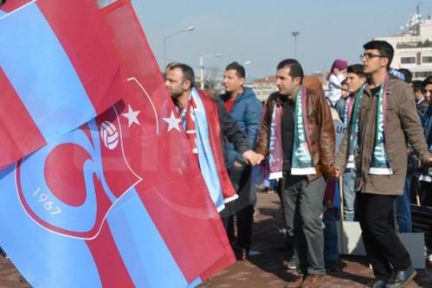 Bursaspor ve Trabzonspor Taraftarından  Protesto!