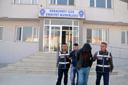 Çaldıklarını Satarken Yakalandılar!