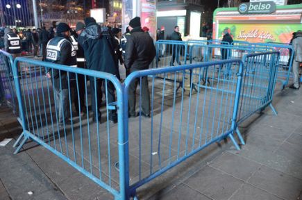 Canlı Bomba Korkusu Ankara'da Yılbaşını Etkiledi!