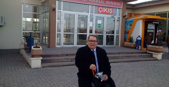 Cezaevi Önünde Nöbet!