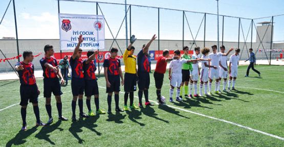 CEZAEVİNDE FUTBOL ŞENLİĞİ!